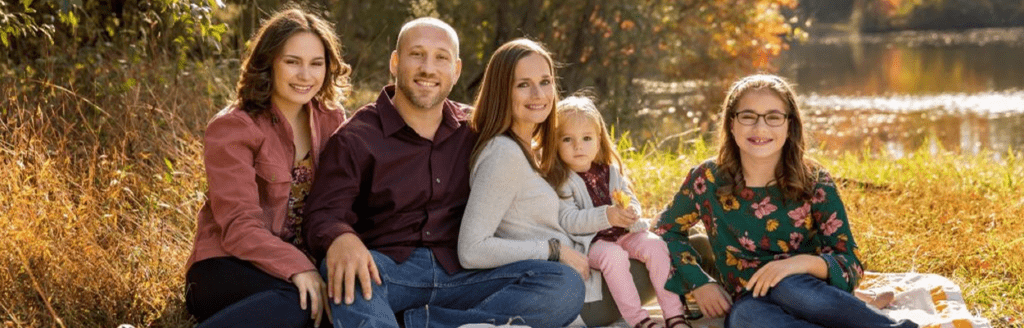 OwnersofValleyAir,afamilyofmom,dad,andtheirdaughters